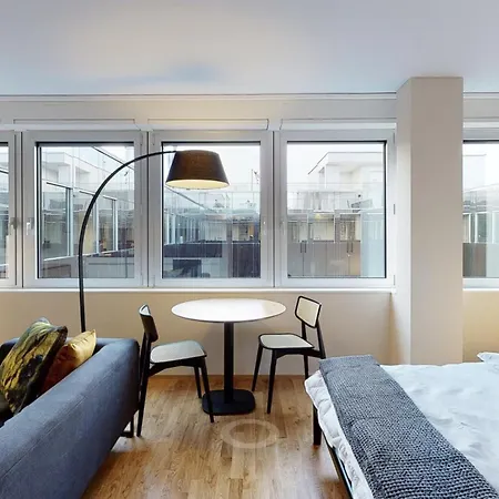 Livingtown Apartment *