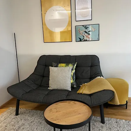 Livingtown Apartament *