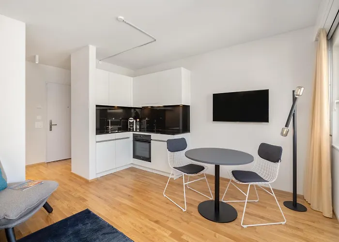 Livingtown Apartment *